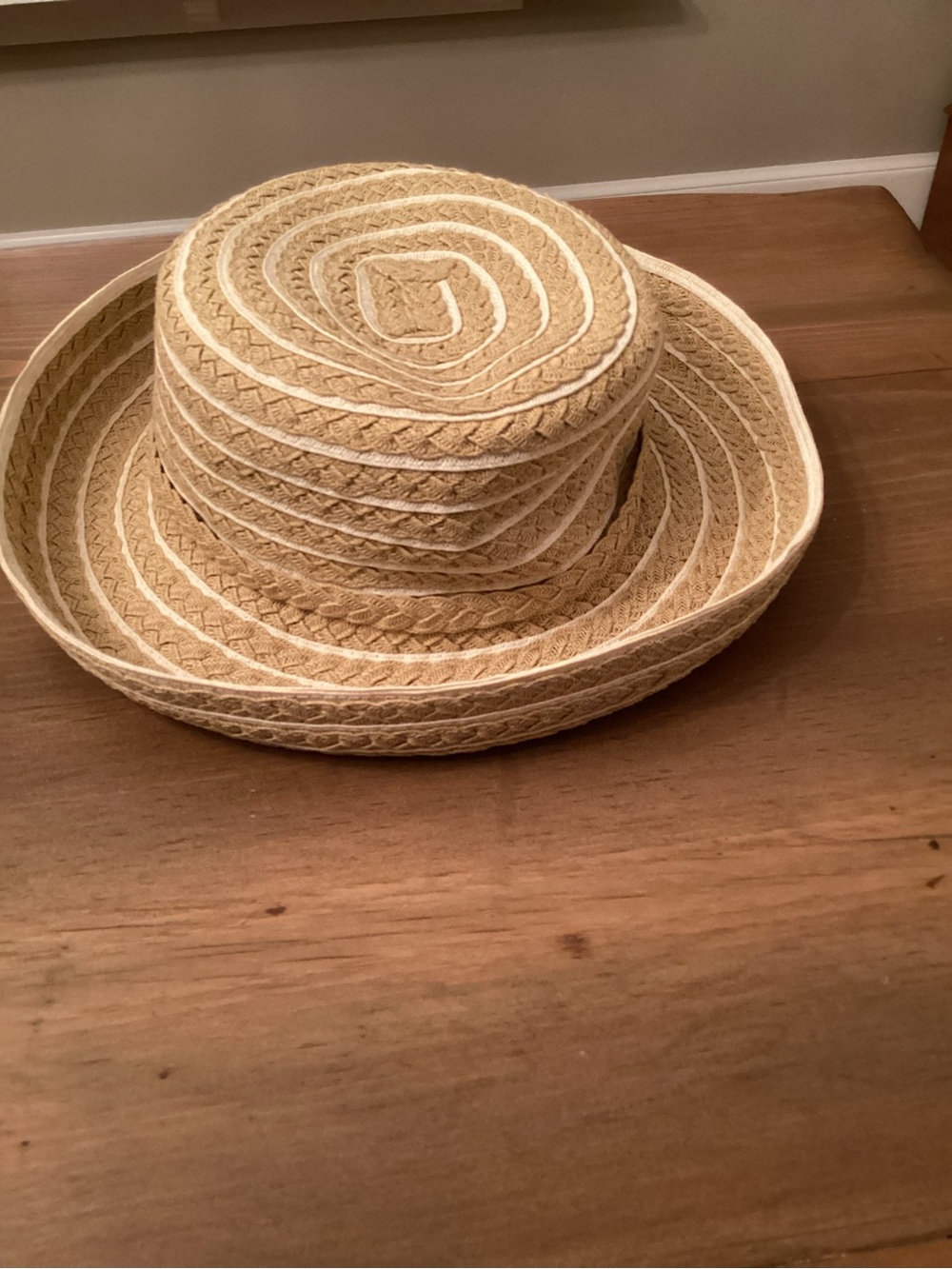 TALBOTS VINTAGE WOVEN STRAW SUN HAT NATURAL / WHITE PACKAB;E